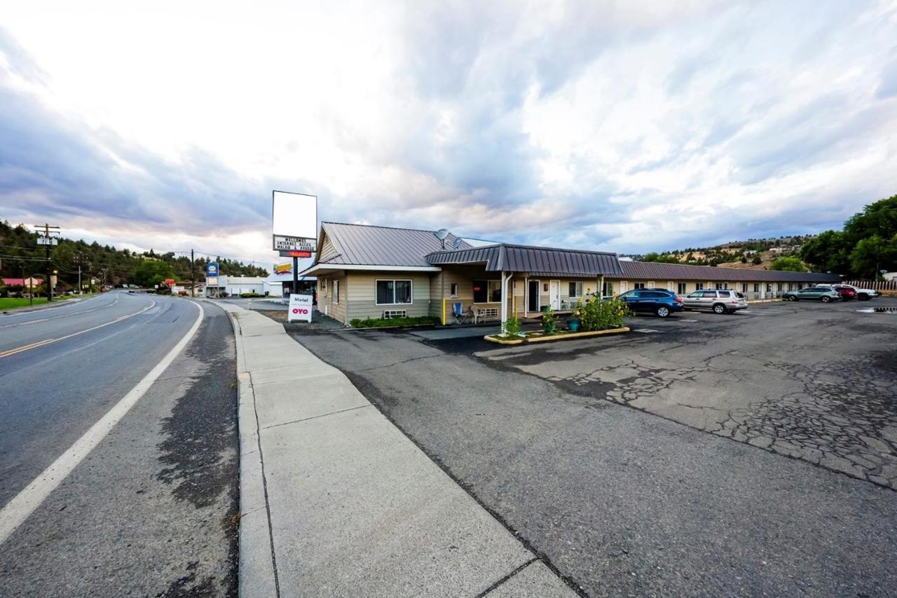 Oyo Riverside Inn John Day Or Exterior photo
