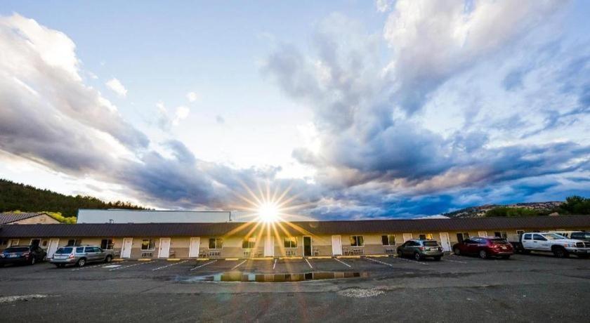 Oyo Riverside Inn John Day Or Exterior photo